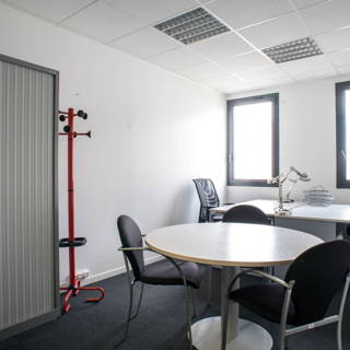 Bureau privé 14 m² 1 poste Location bureau Rue André Bollier Lyon 69007 - photo 1