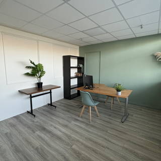 Bureau privé 19 m² 2 postes Location bureau Rue Victor Baltard à Tourcoing Tourcoing 59200 - photo 1