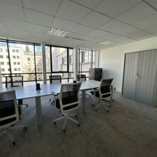 Bureau privé 55 m² 6 postes Coworking Rue de Villiers Levallois-Perret 92300 - photo 2