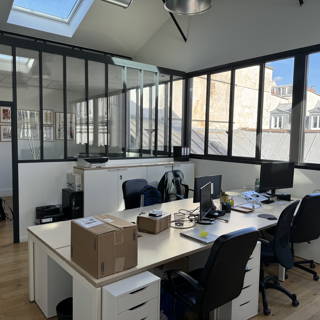 Bureau privé 18 m² 4 postes Coworking Rue Notre Dame de Nazareth Paris 75003 - photo 6