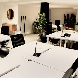 Bureau privé 80 m² 18 postes Coworking Rue de Rouvray Neuilly-sur-Seine 92200 - photo 1