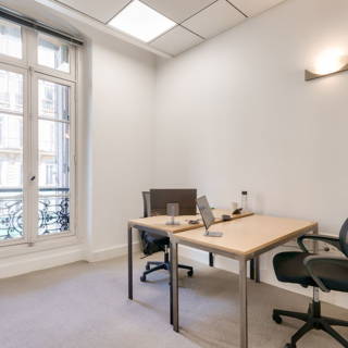 Bureau privé 10 m² 2 postes Coworking Rue de la République Marseille 13001 - photo 1