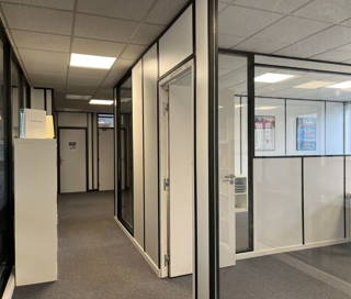 Bureau privé 10 m² 2 postes Location bureau Rue des Gaudines Saint-Germain-en-Laye 78100 - photo 1