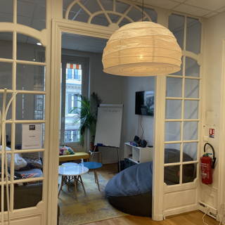 Bureau privé 24 m² 6 postes Location bureau Rue de Miromesnil Paris 75008 - photo 4