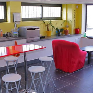 Open Space  3 postes Coworking Rue Germaine Richier Tours 37100 - photo 3
