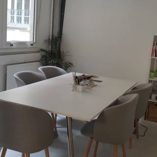Bureau privé 15 m² 6 postes Coworking Rue Saint-Lazare Paris 75009 - photo 2