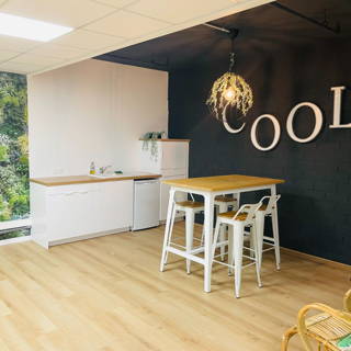 Open Space  8 postes Coworking Rue Victor Baltard à Tourcoing Tourcoing 59200 - photo 2