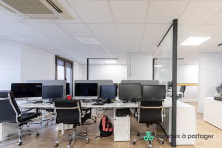 Location bureaux fixes en open space-3