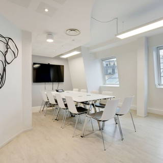 Bureau privé 90 m² 20 postes Coworking Rue Christophe Colomb Paris 75008 - photo 6