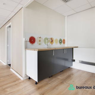 Bureau privé 131 m² 32 postes Coworking Rue Royale Saint-Cloud 92210 - photo 6
