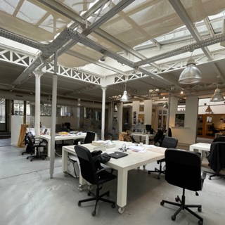 Bureau privé 100 m² 18 postes Coworking Rue des Arquebusiers Paris 75003 - photo 1