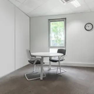 Bureau privé 10 m² 2 postes Coworking Place des Nymphéas Villepinte 93420 - photo 2
