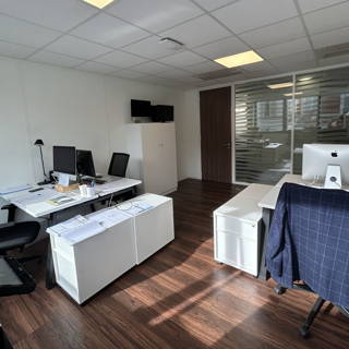 Bureau privé 25 m² 6 postes Location bureau Boulevard Gouvion-Saint-Cyr Paris 75017 - photo 1
