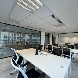 Bureau privé 501 m² 74 postes Coworking Rue de Villiers Levallois-Perret 92300 - photo 4