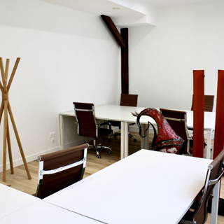 Espace indépendant 130 m² 30 postes Coworking Rue Bichat Paris 75010 - photo 2