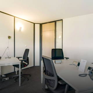 Bureau privé 10 m² 2 postes Coworking Rue Raffet Paris 75016 - photo 2