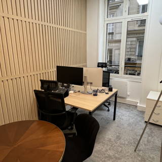 Bureau privé 18 m² 2 postes Coworking Rue Chauveau Lagarde Paris 75008 - photo 1