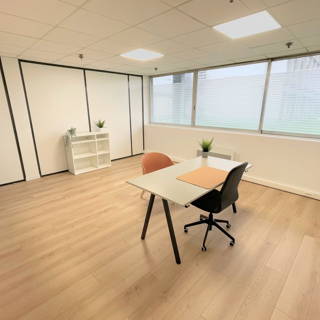 Bureau privé 22 m² 3 postes Location bureau Rue Victor Baltard à Tourcoing Tourcoing 59200 - photo 1