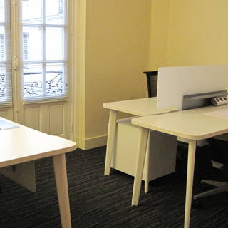 Bureau privé 17 m² 4 postes Location bureau Rue du Guesclin Nantes 44000 - photo 1