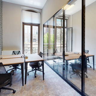 Bureau privé 12 m² 3 postes Location bureau Rue Balthazar-Dieudé Marseille 13006 - photo 2