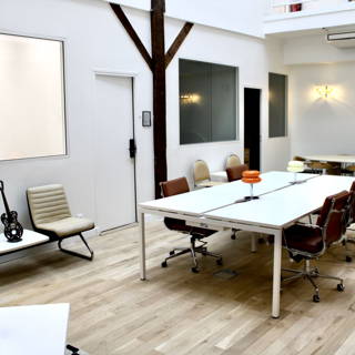 Bureau privé 30 m² 6 postes Coworking Rue Bichat Paris 75010 - photo 9