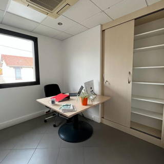 Bureau privé 14 m² 1 poste Location bureau Rue Francoeur Viry-Châtillon 91170 - photo 3