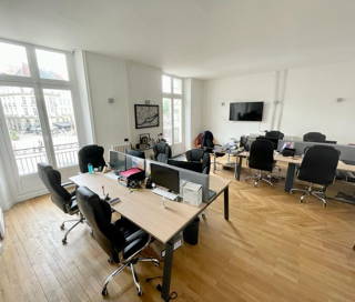 Bureau privé 15 m² 4 postes Coworking Rue Regnard Nantes 44000 - photo 1