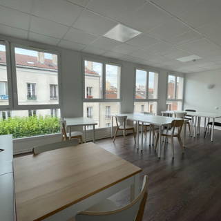 Bureau privé 32 m² 10 postes Coworking Avenue Danielle Casanova Ivry-sur-Seine 94200 - photo 1