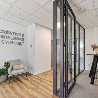 Bureau privé 18 m² 3 postes Location bureau Rue Paul Langevin Aix-en-Provence 13290 - photo 4
