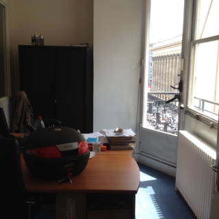 Bureau privé 12 m² 2 postes Coworking Rue Feydeau Paris 75002 - photo 2