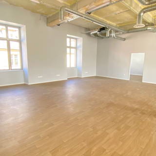 Espace indépendant 180 m² 30 postes Coworking Cour des Cigarières Strasbourg 67000 - photo 4