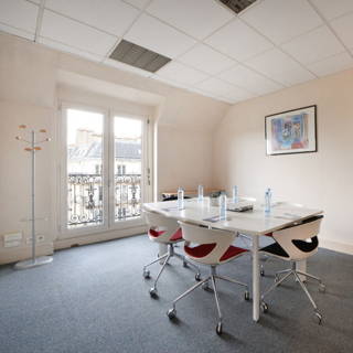 Bureau privé 11 m² 2 postes Coworking Boulevard de Sébastopol Paris 75001 - photo 9