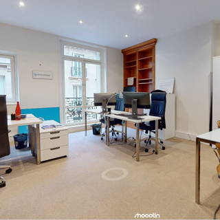 Bureau privé 25 m² 6 postes Coworking Rue Marbeuf Paris 75008 - photo 1