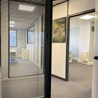 Bureau privé 20 m² 2 postes Location bureau Rue des Gaudines Saint-Germain-en-Laye 78100 - photo 5