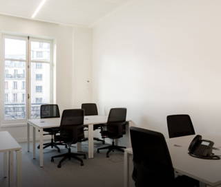 Bureau privé 25 m² 5 postes Coworking Rue du Louvre Paris 75001 - photo 1