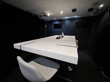 Bureau 14 m2 indépendant meublé