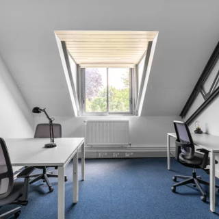Bureau privé 15 m² 3 postes Coworking Rue Paul Tavernier Fontainebleau 77300 - photo 1