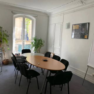 Bureau privé 22 m² 7 postes Coworking Rue de Douai Paris 75009 - photo 4