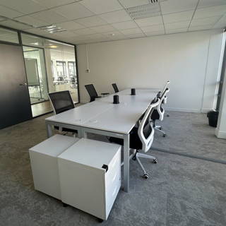 Bureau privé 55 m² 6 postes Coworking Rue de Villiers Levallois-Perret 92300 - photo 1