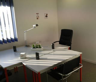 Bureau privé 12 m² 3 postes Location bureau Rue du Manoir de Servigné Rennes 35000 - photo 1