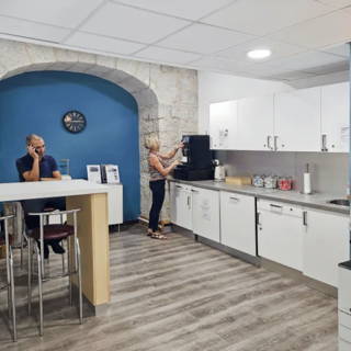 Bureau privé 24 m² 6 postes Coworking Place de la Joliette Marseille 13002 - photo 8