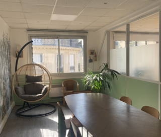 Bureau privé 45 m² 10 postes Coworking Rue Chanzy Paris 75011 - photo 1