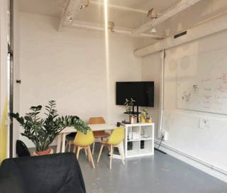Bureau privé 100 m² 18 postes Coworking Rue des Arquebusiers Paris 75003 - photo 1