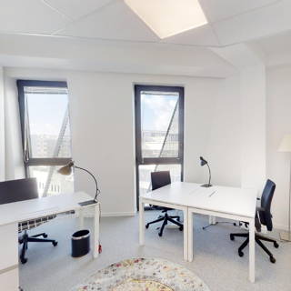 Bureau privé 15 m² 3 postes Coworking Rue de l'Alma Rennes 35000 - photo 1