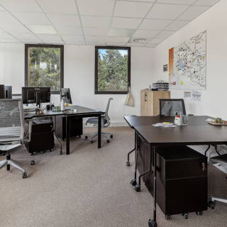 Bureau privé 30 m² 7 postes Location bureau Rue Paul Langevin Aix-en-Provence 13290 - photo 1