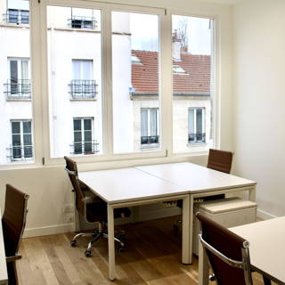 Bureau privé 20 m² 5 postes Coworking Rue Bichat Paris 75010 - photo 1