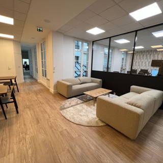 Bureau privé 27 m² 6 postes Coworking Rue Godot de Mauroy Paris 75009 - photo 5