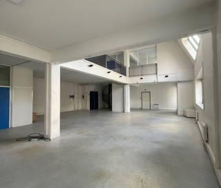 Bureau privé 290 m² 40 postes Coworking Rue Soleillet Paris 75020 - photo 1