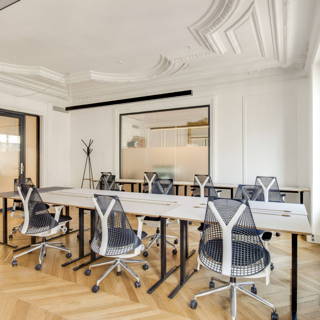 Bureau privé 64 m² 16 postes Location bureau Rue de Stockholm Paris 75008 - photo 7
