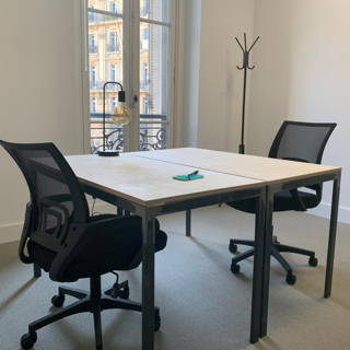 Bureau privé 10 m² 2 postes Coworking Rue de la République Marseille 13001 - photo 2